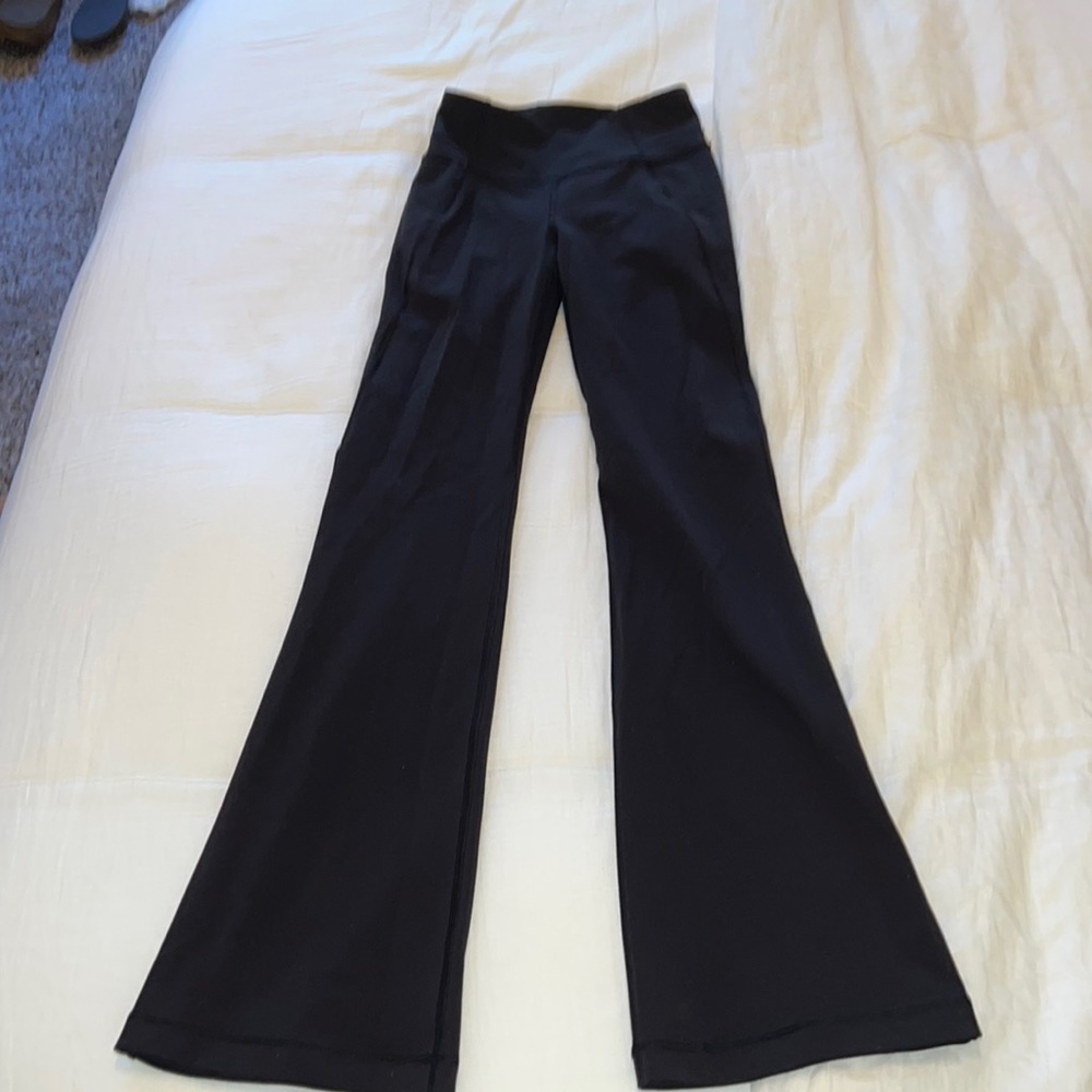 FLARE SIZE 4 lulu leggings!!